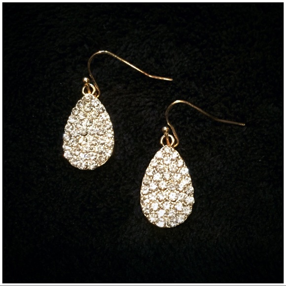 New York & Company Jewelry - 💕SALE💕 NWOT Diamond Studded Teardrop Earrings